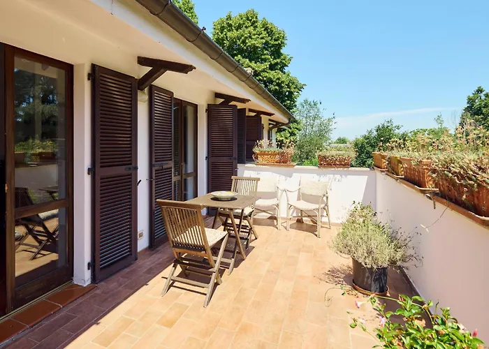 Apartment in Villa La Carruba